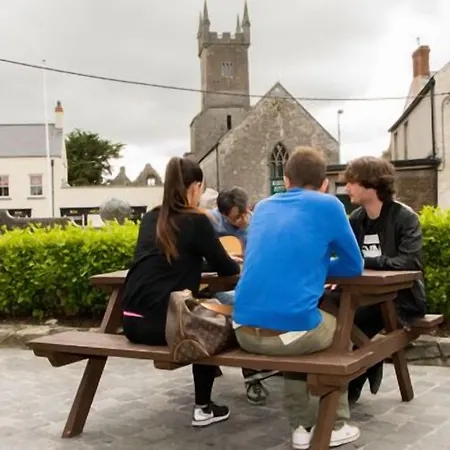 Rowan Tree Hostal